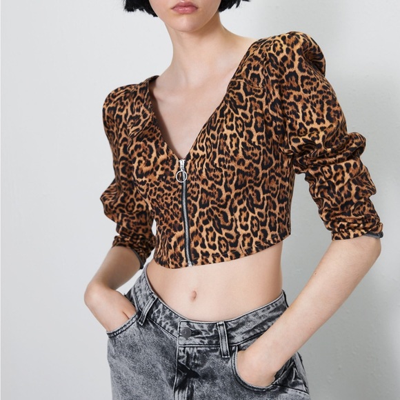 Zara Tops - Zara Puff Sleeve Zipper Front Corset Crop Top in Leopard Print